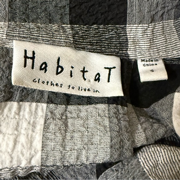 Habitat Black and White Boxy 3/4 Sleeve Top - Picture 6 of 8